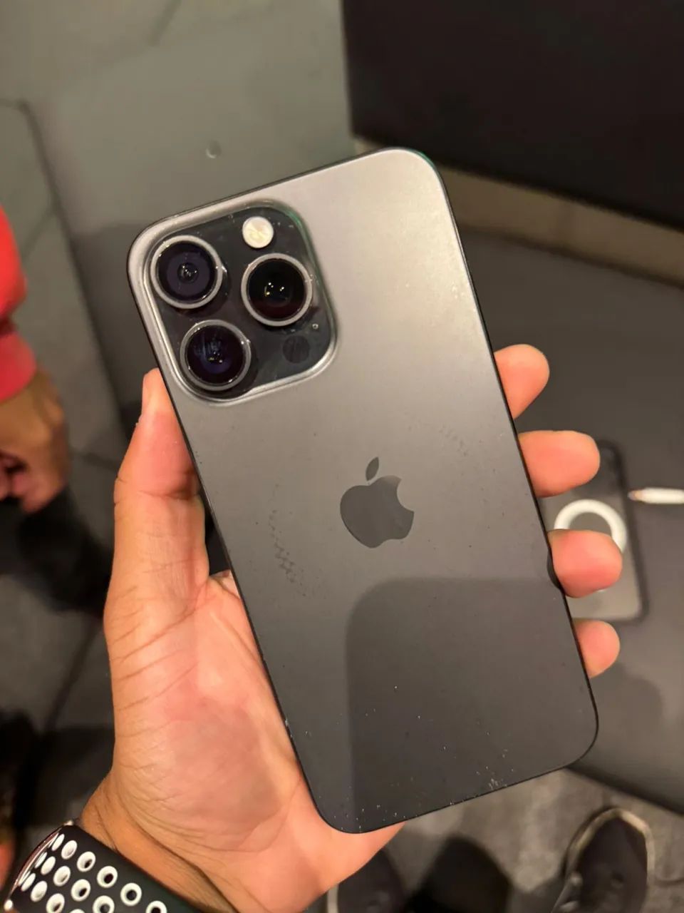 iPhone 15 Pro Max 256GB Preto - 87% Bateria - Com Caixa