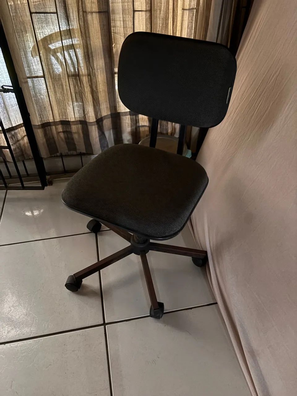 Vendo cadeira rotativa 