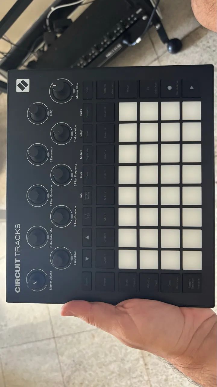 Novation Circuit Tracks - Foto 4