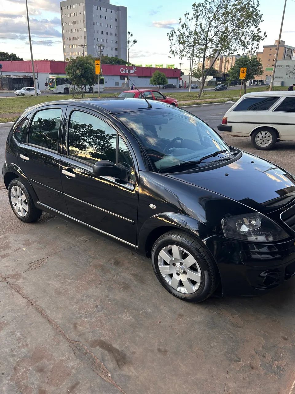 Citroën C3 GLX 1.4/ GLX SONORA 1.4 FLEX 8V 5P 2012