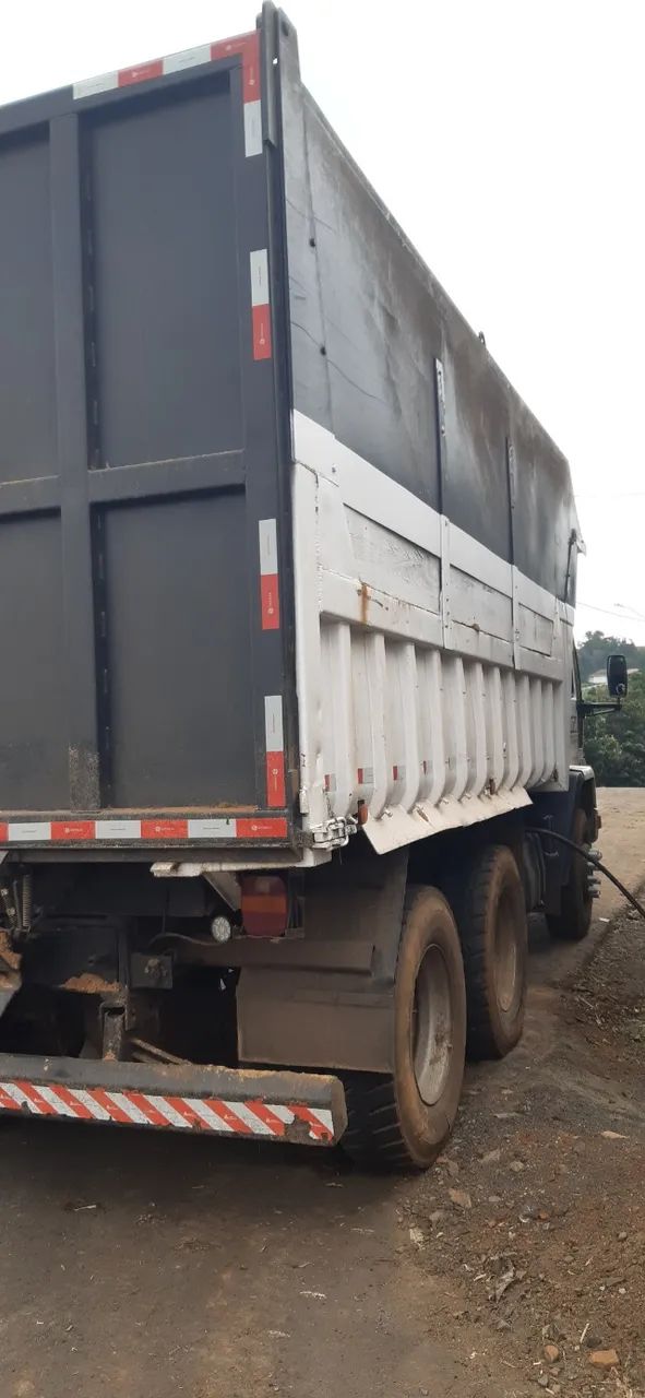 Caçamba 6x4  - Foto 4