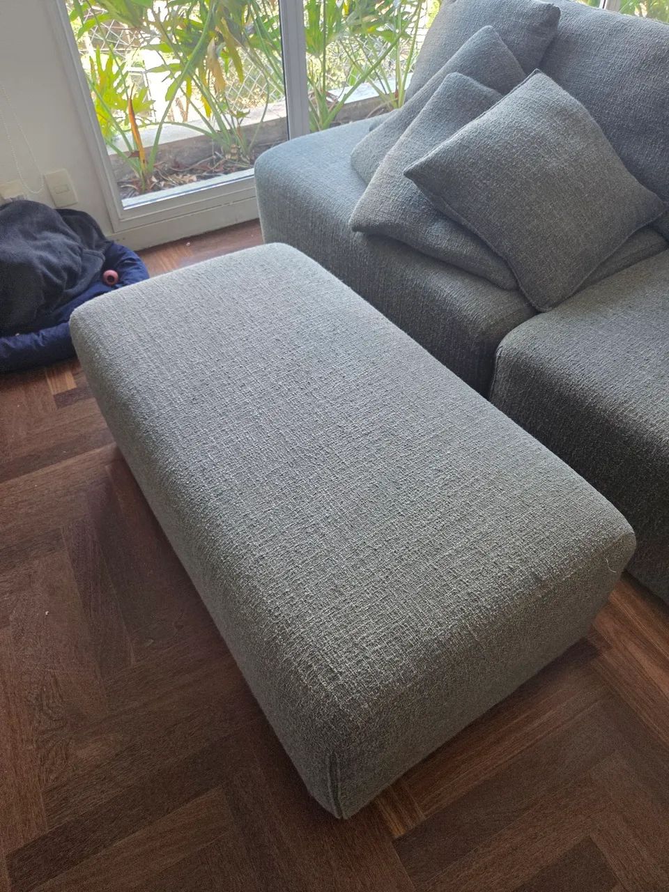 Sofá de design com 2 pufes | Bouclé verde oliva acinzentado - Foto 3