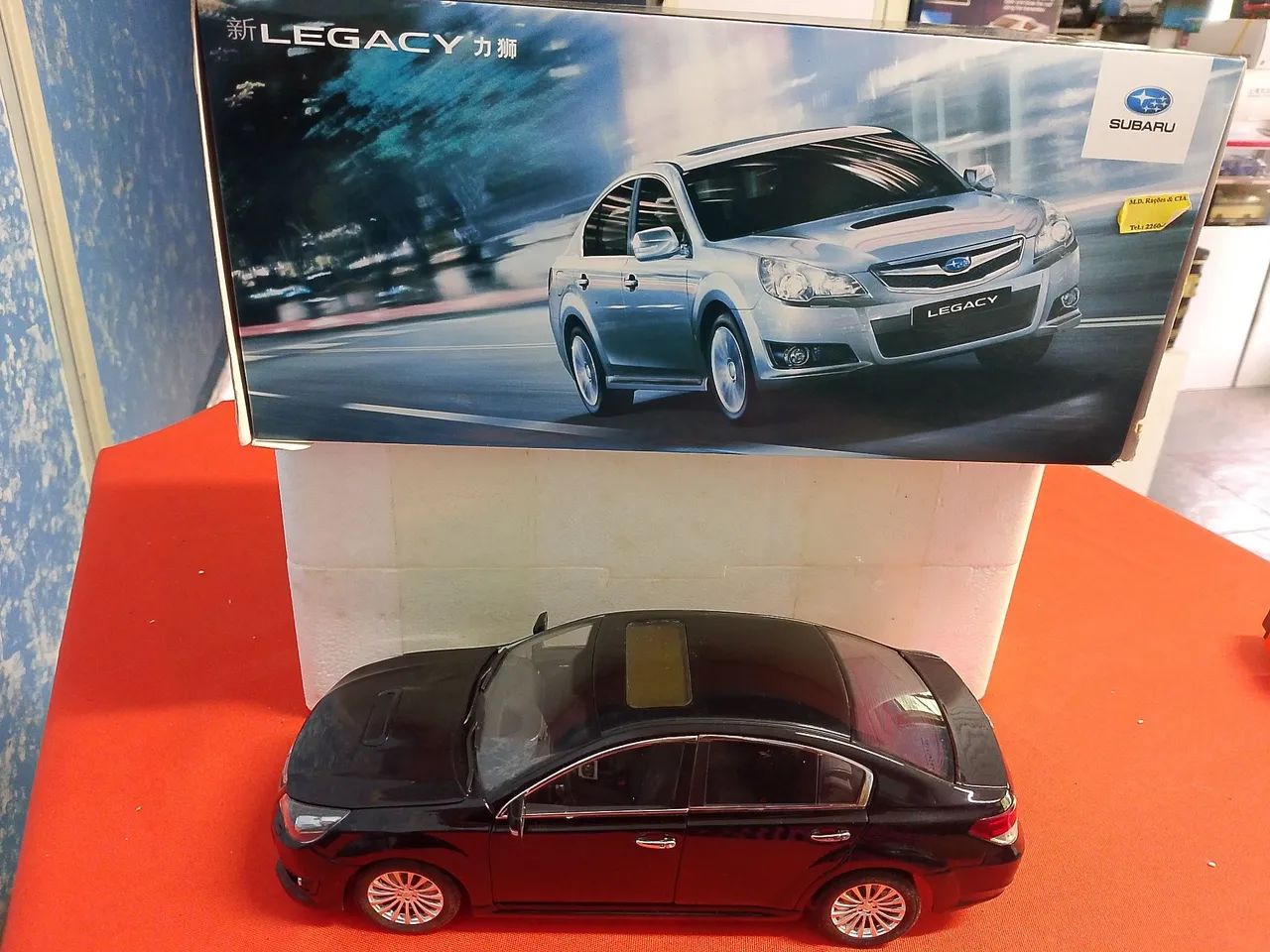 MINIATURA SUBARU LEGACY 1/18