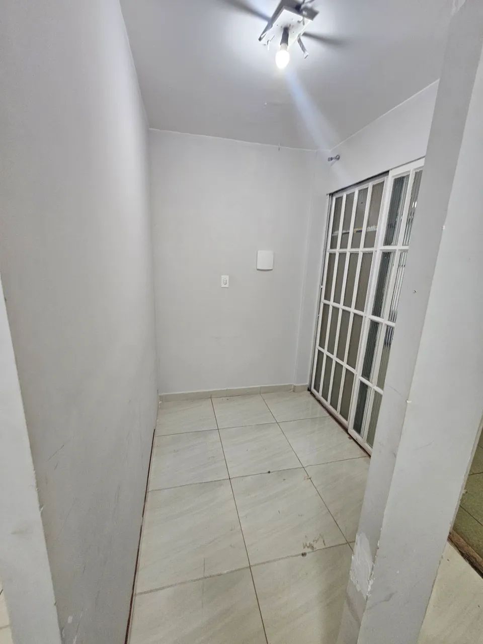 Aluga-se Sala comercial no setor comercial sul!! - Foto 2