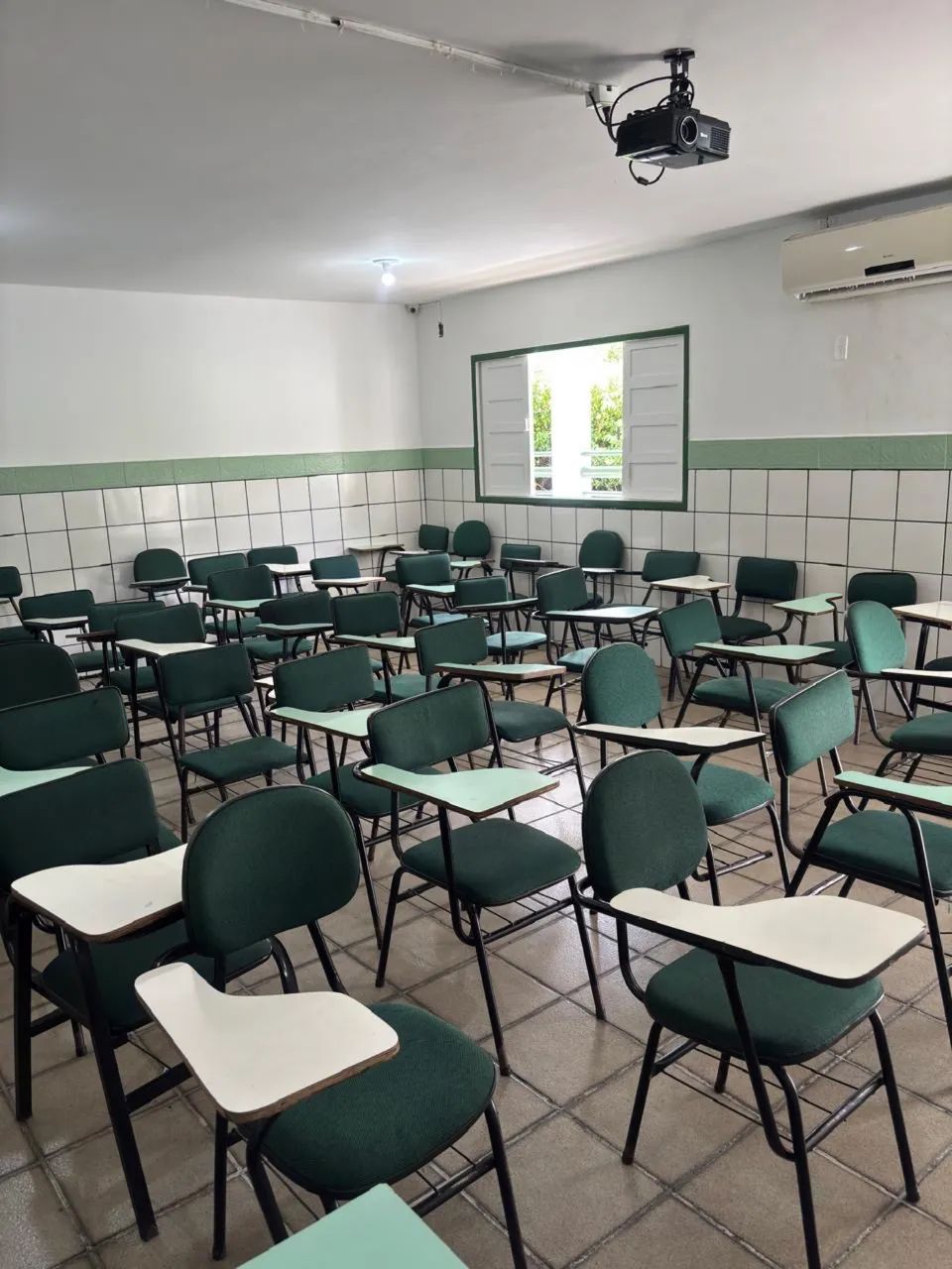 CADEIRA UNIVERSITÁRIA  - Foto 3