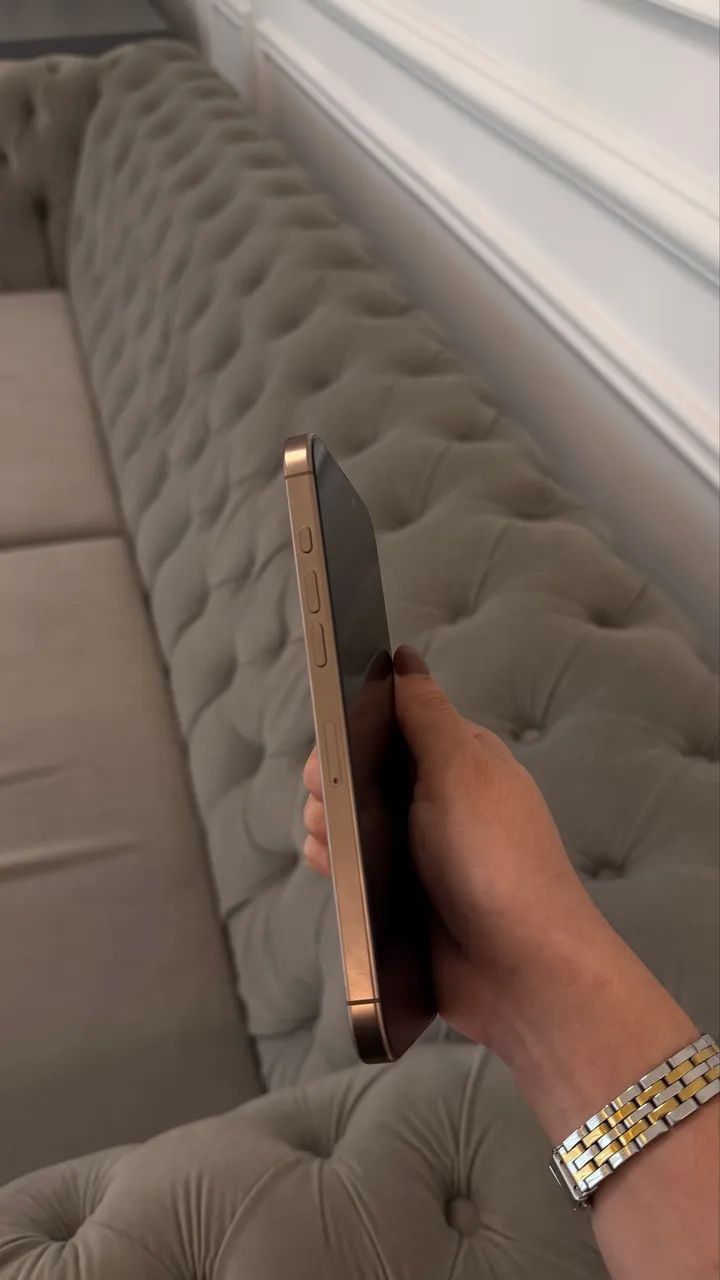 Iphone 16 pro max  - Foto 4