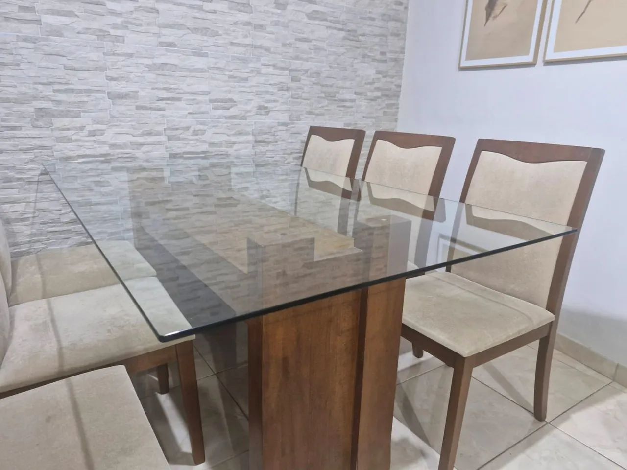 Mesa de jantar madeira com vidro (sem cadeiras) - Foto 4