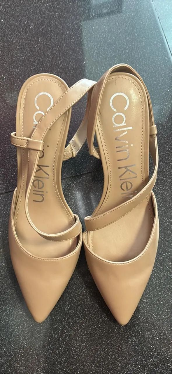 Scarpin Calvin Klein usado somente 1 vez - Foto 2