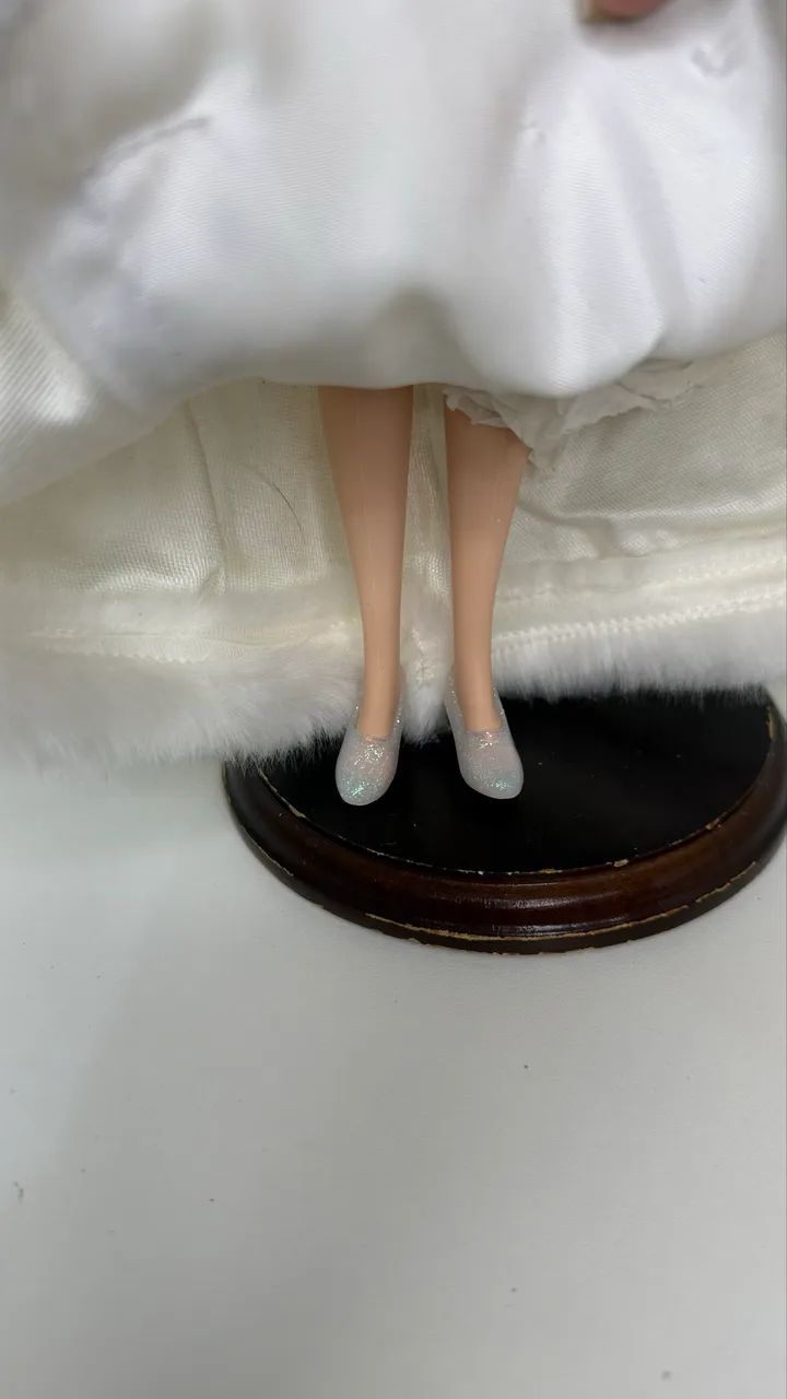 Boneca Barbie Cinderella Holliday 2004  - Foto 5