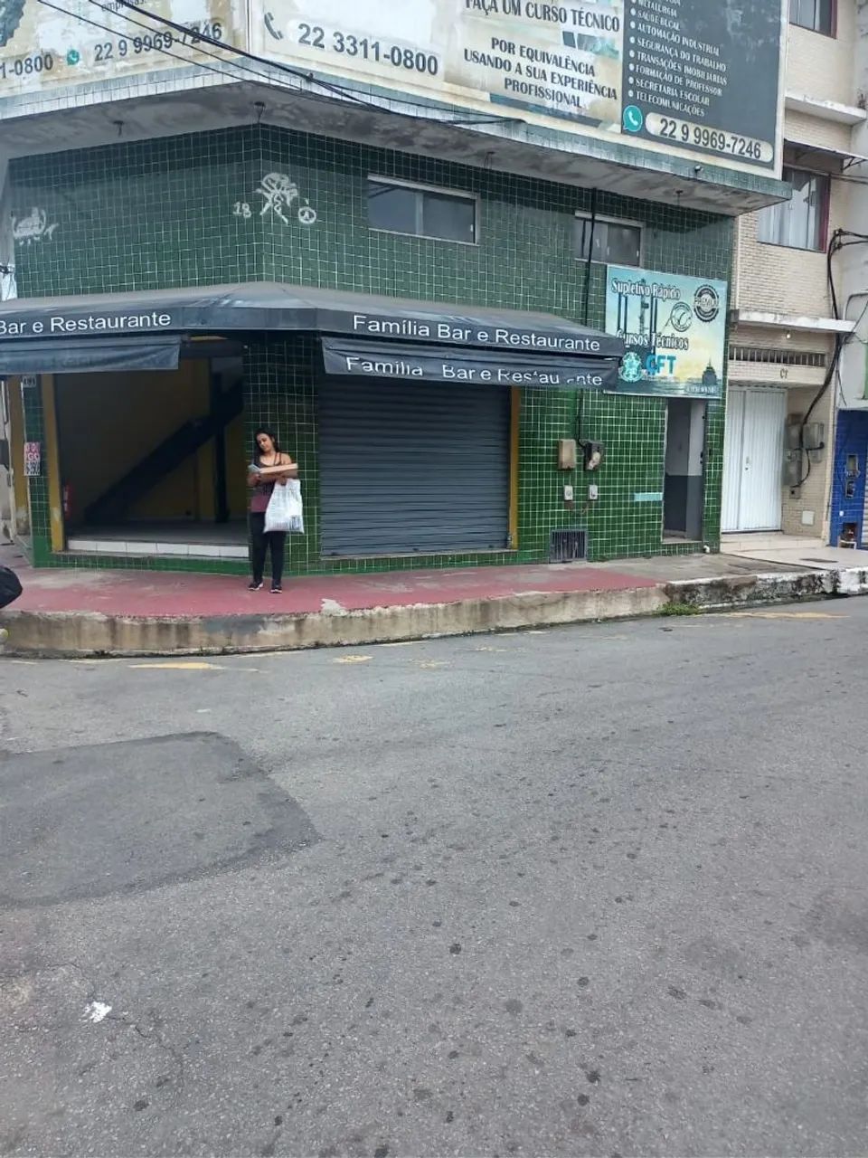 PRÉDIO  NO CENTRO DA CIDADE