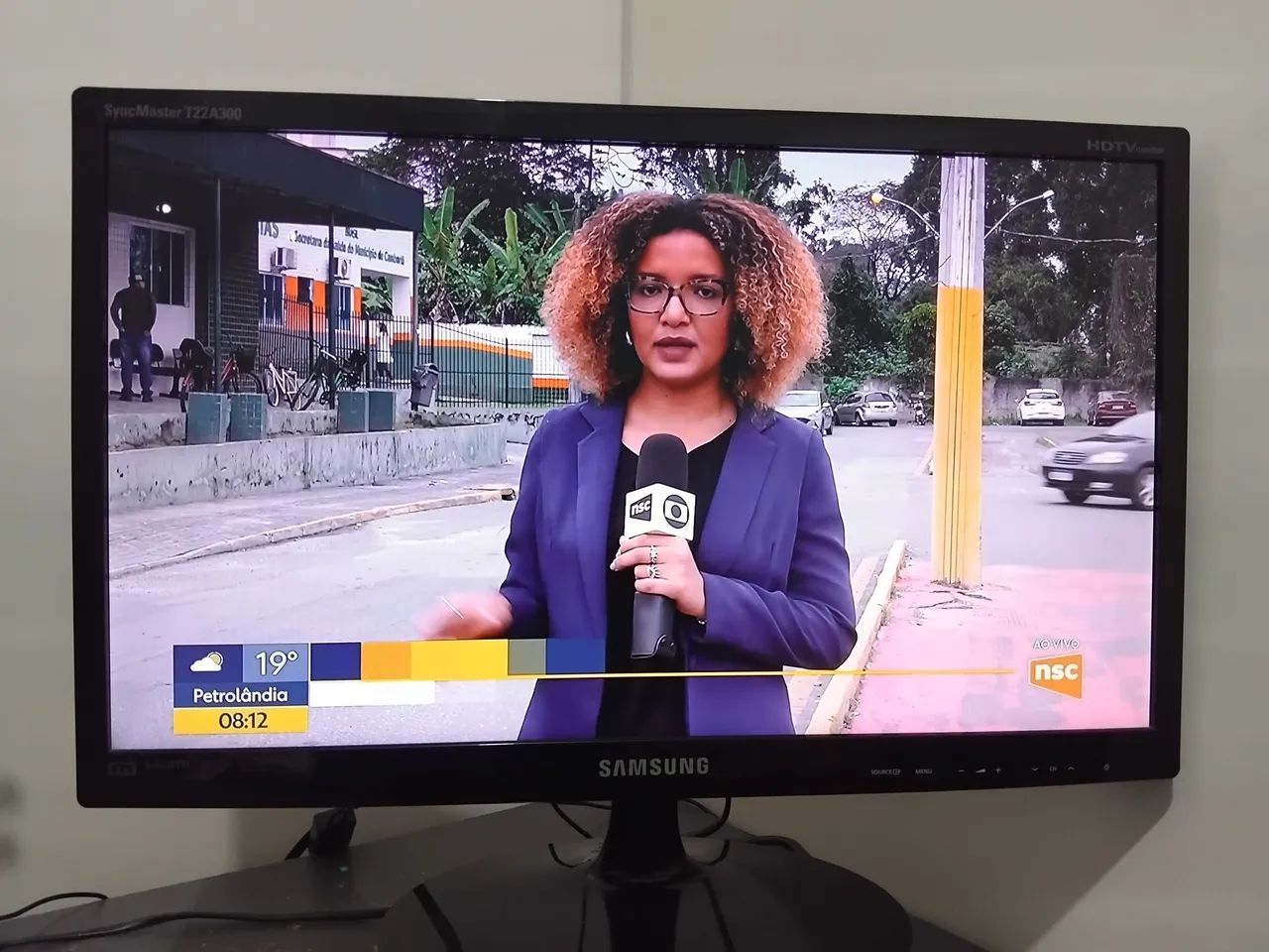 Tv Samsung 22" + Controle + Antena e Não tem HDMI e Não é Smart Não entrego - Foto 3