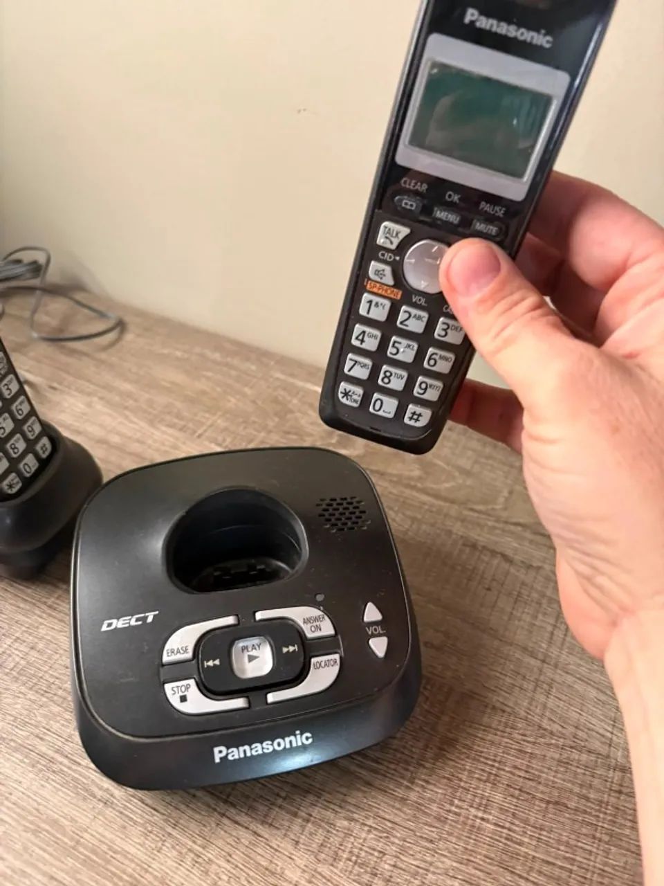 Telefone Sem Fio Panasonic DECT 6.0 com Ramal e Secretaria Eletrônica - Foto 2