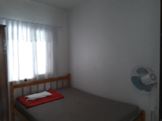 Casa com ótima localização, a 150 metros da praia de Enseada - Foto 2