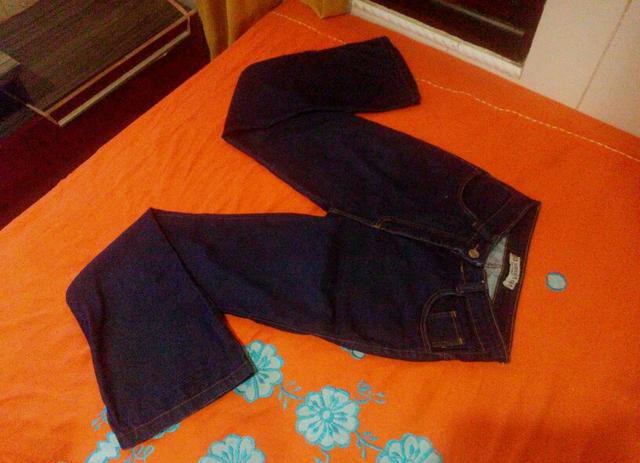 46 forma pequeno creio que veste 44.vendo troco