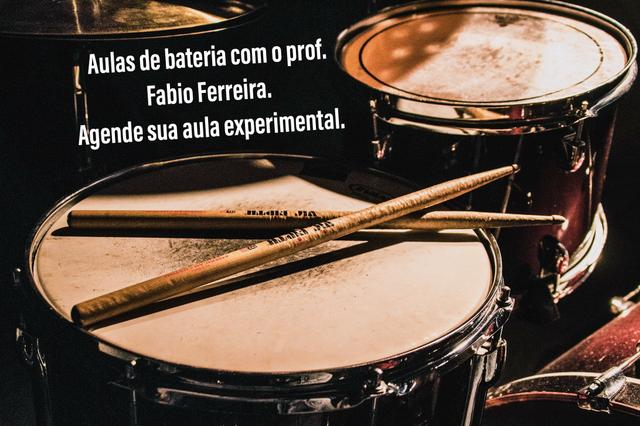 Procurando aulas de bateria?