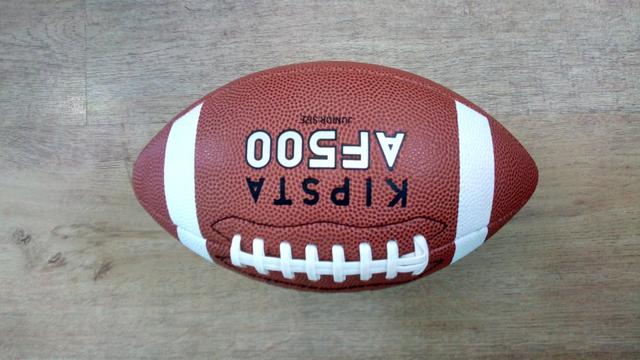 Bola de futebol americano infantil - Foto 2
