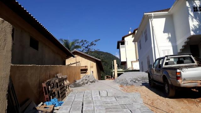Casa em condomínio com 3 quartos -local tranquilo- Próximo ao Centro-Petrópolis
