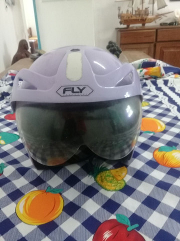 Capacete fly feminino seminovo