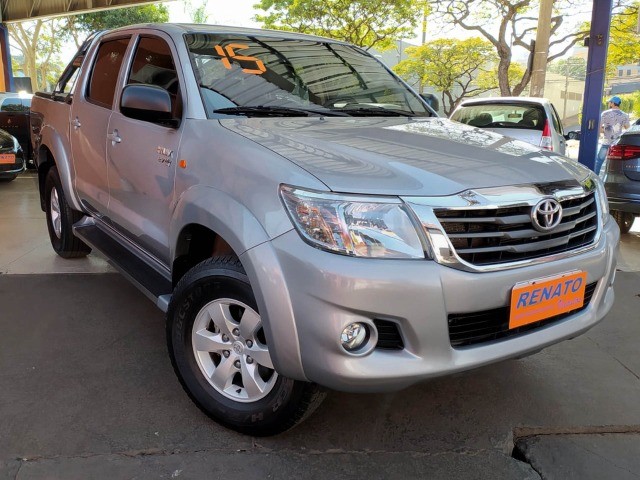 TOYOTA HILUX 2.7 SR 4X2 CD FLEX AUTOMÁTICO 2015