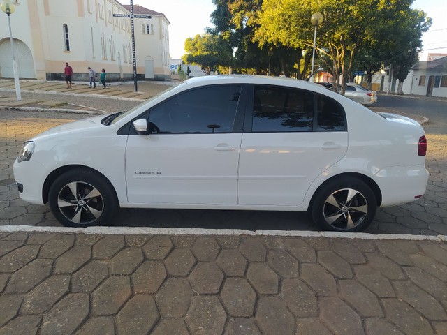 POLO SEDAN 1.6 CONFOR 2014/14