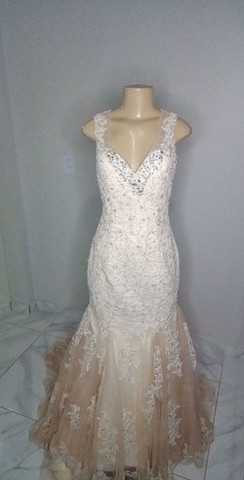 Vestido de noiva off-white..