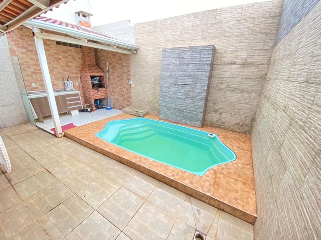 Casa 3/4 com piscina Condomínio Rubi em Várzea Grande.