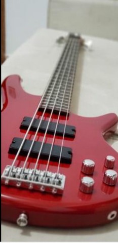 Ibanez 5 cordas GSR 205 TR 