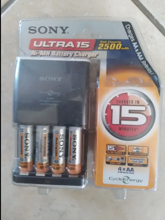 Carregador de pilhas Sony Ultra 15 - 4xAA
