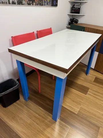  Mesa retangular  toda em compensado, tampo em fórmica 70x1,35 excelente