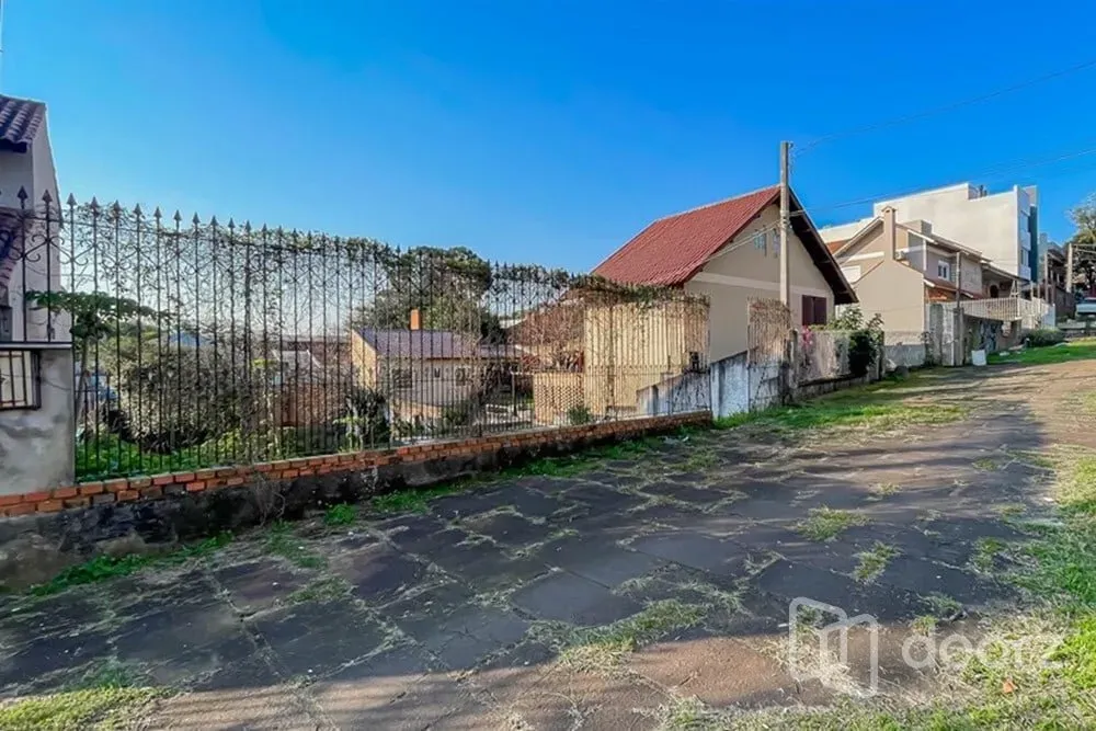 Terreno em Chácara das Pedras com 385 m² .