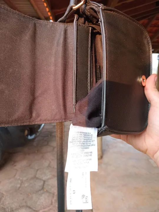 bolsa transversal preta meia lua - Foto 5