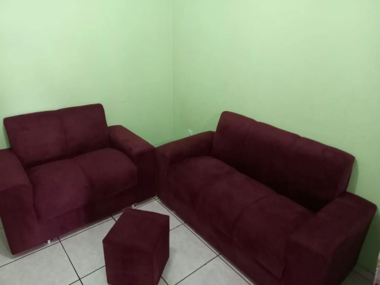 Jogo de sofá 2/3 lugares mais puff de brinde entrega grátis  - Foto 2