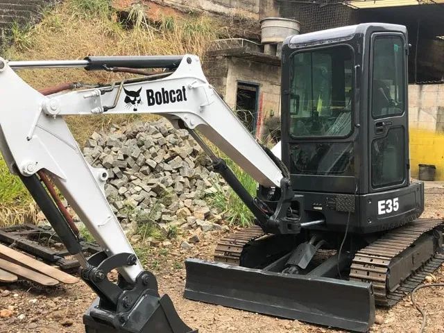 Mini escavadeira Bobcat E35 Ano 2015