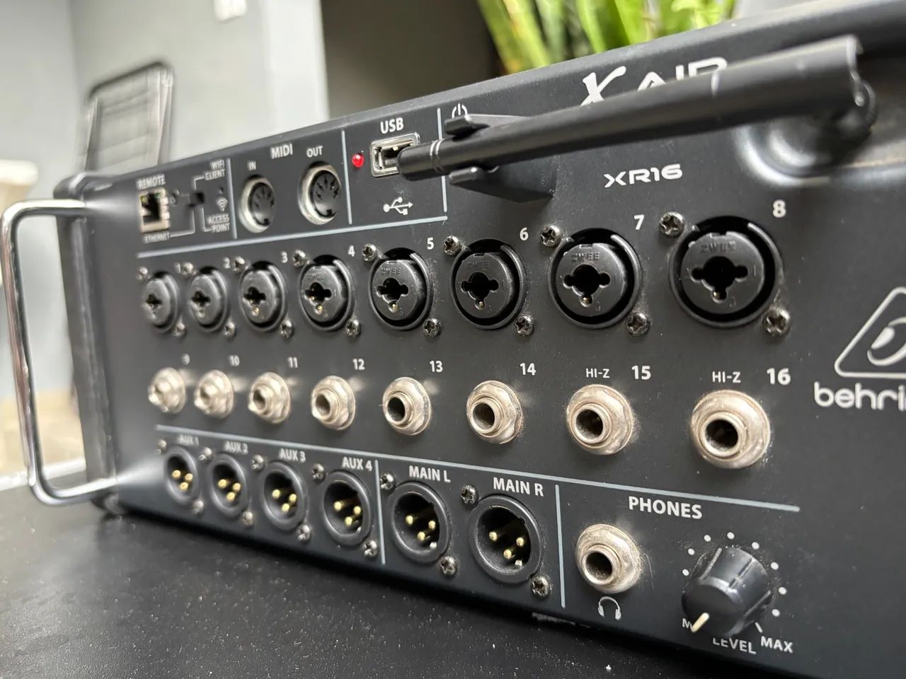 MESA BEHRINGER XR16 - 16 CANAIS DIGITAL - Foto 3