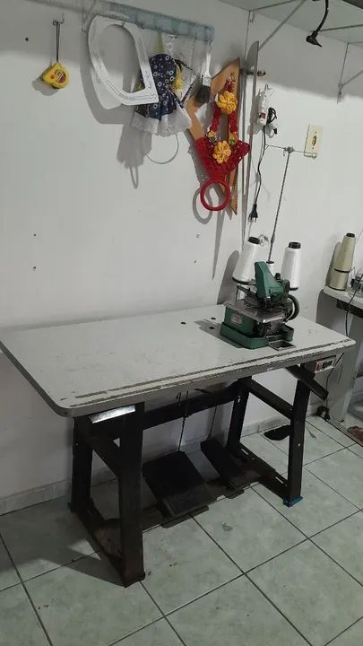 Maquina overlok - Foto 3