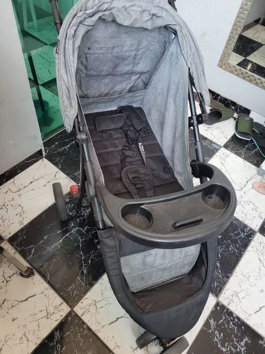 Carrinho para bebê com bebê conforto Cosco - Foto 2