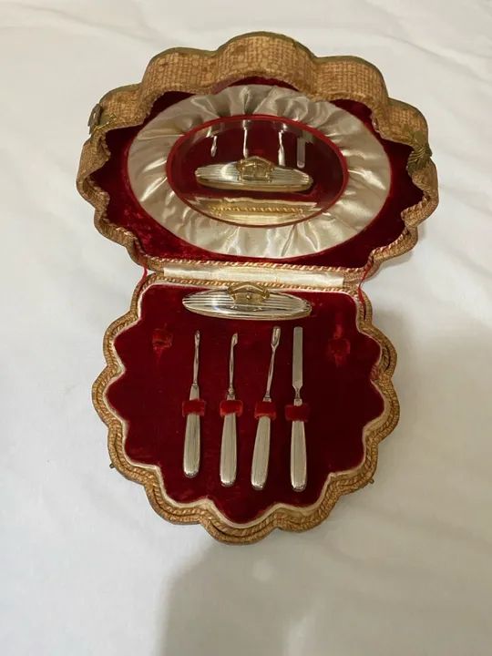 Estojo de manicure antigo