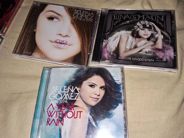 Lote Coleção Selena Gomez com 11 CDs - Foto 4