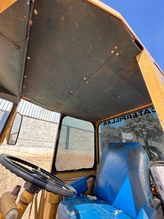 Pá Carregadeira Caterpillar 930 1980  - Foto 6