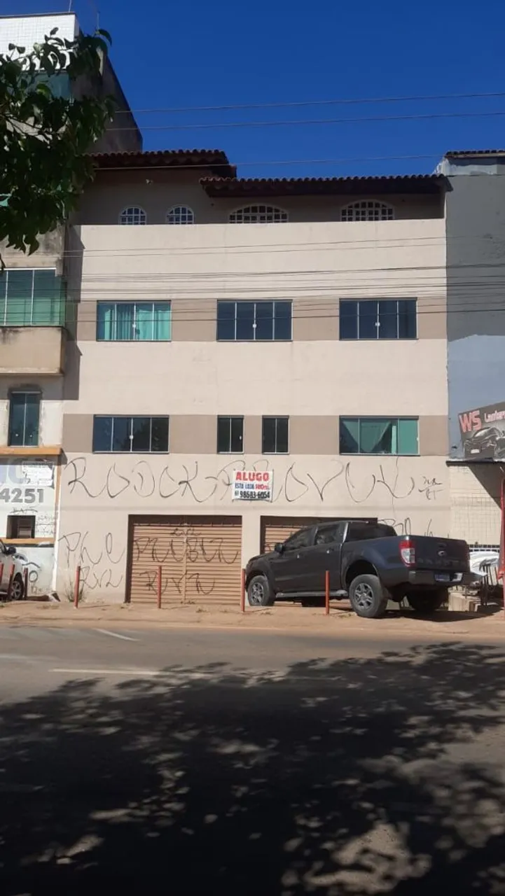 VENDO/TROCO prédio 400 m2 na Avenida HRSAM em Samambaia
