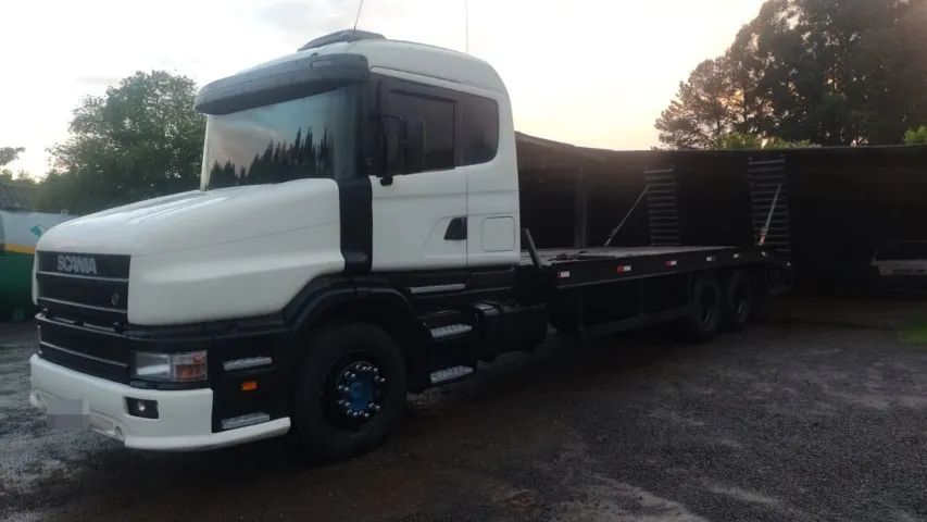 Vendo caminhão plataforma Scania 360 6x4, totalmente operacional e pronto para o trabalho.
