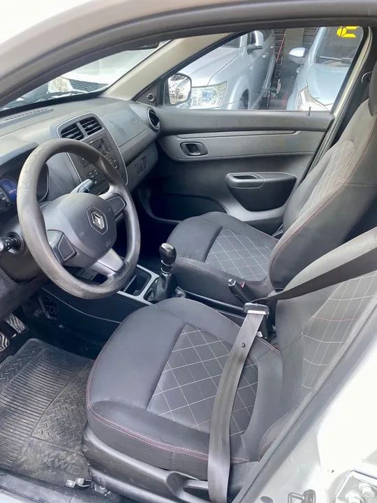 VENDO RENAULT KWID , pequena entrada+R$680,27 - FIXAS !!  - Foto 5