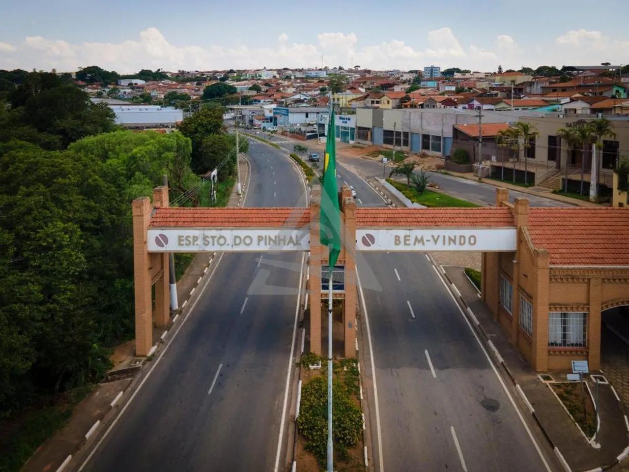 Galpão à venda e para alugar em Espírito Santo do Pinhal, Centro, com 1194 m² - Foto 2