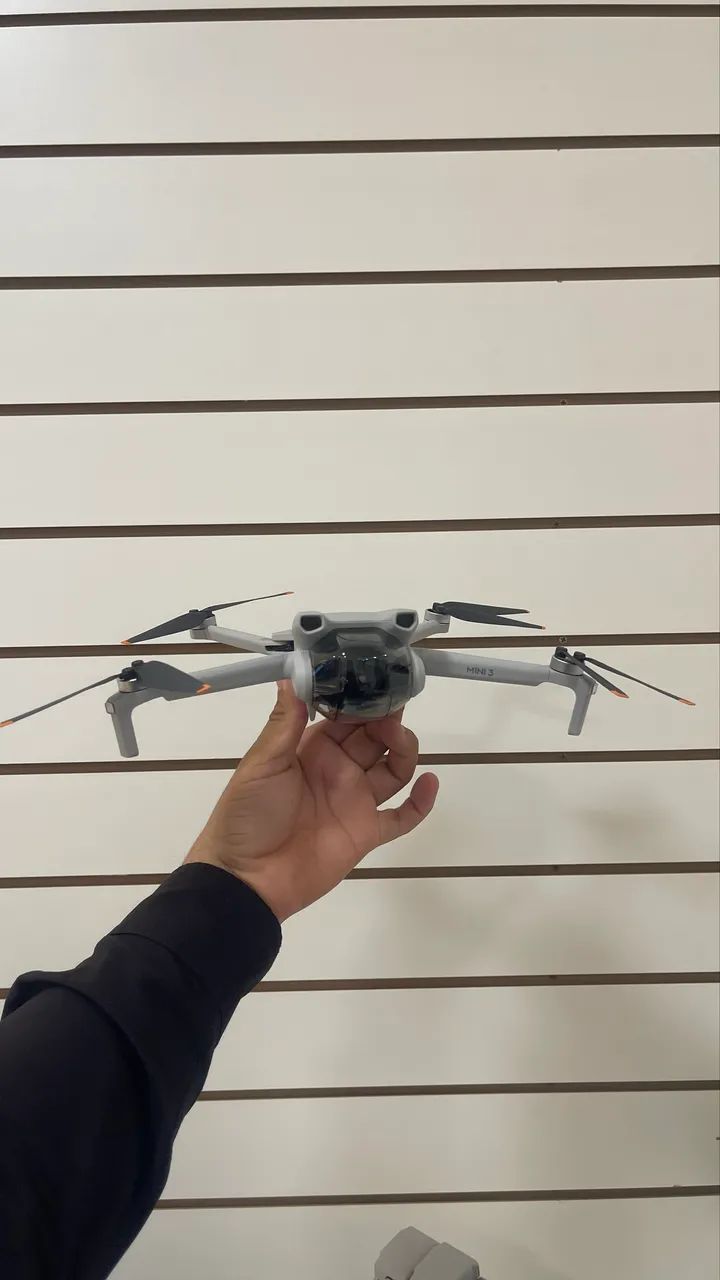Drone DJI Mini 3 Fly More Combo (Com tela) BR - DJI033 novo da loja lacrado nota fiscal  - Foto 3