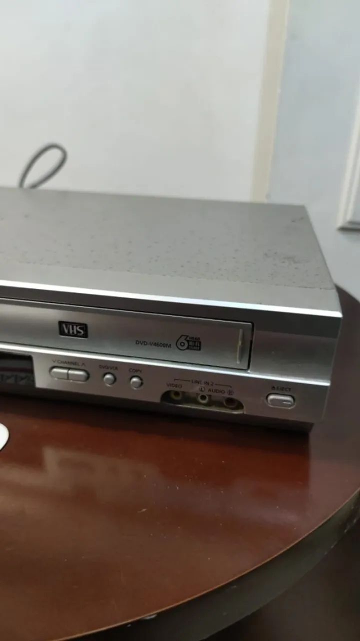 Player e Gravador de Vídeo DVD e VHS Samsung DVD-V4600M - Foto 2