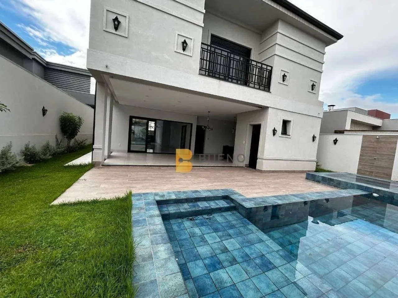 SOBRADO - VENDA - Condomínio Residencial Florais dos Lagos - Cuiabá/MT