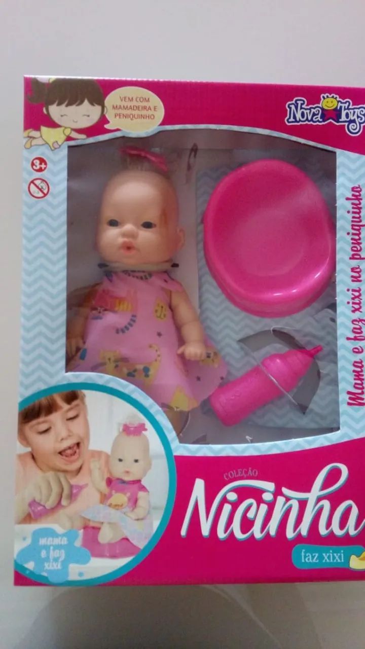 Boneca com acessório 