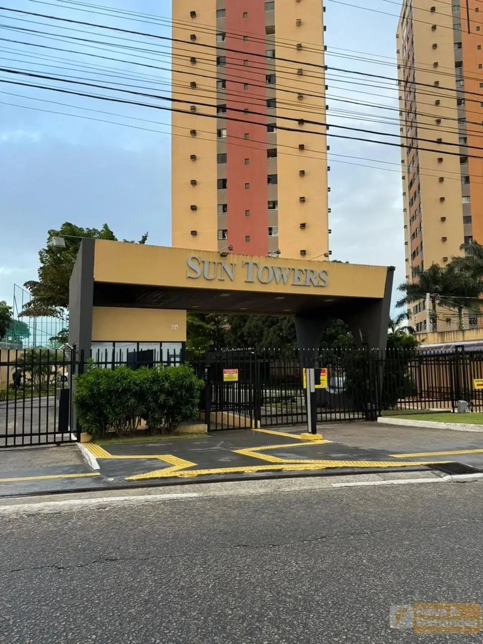 CONDOMÍNIO SUN TOWERS