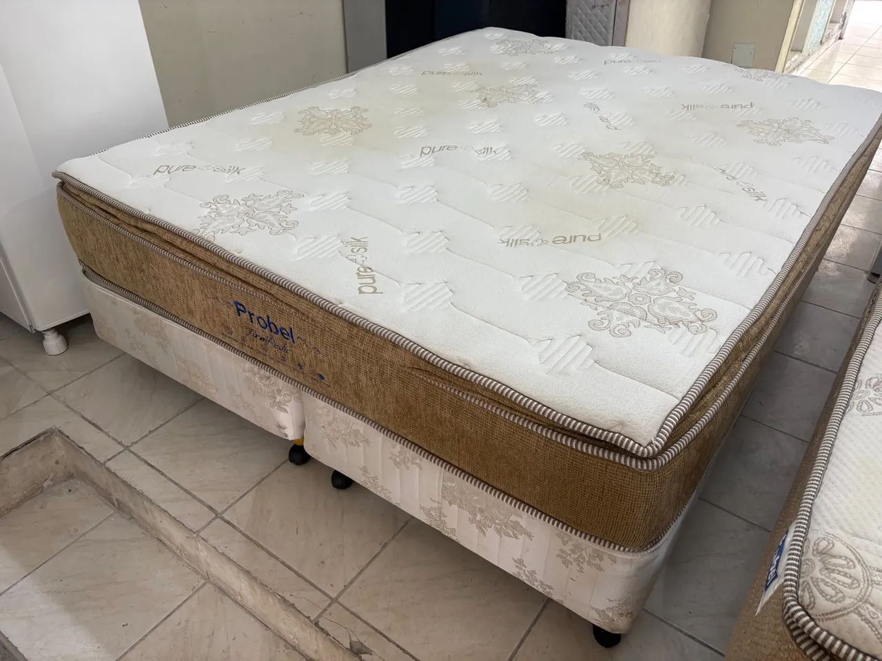Cama box de casal Queen , cama Queen  - Foto 3