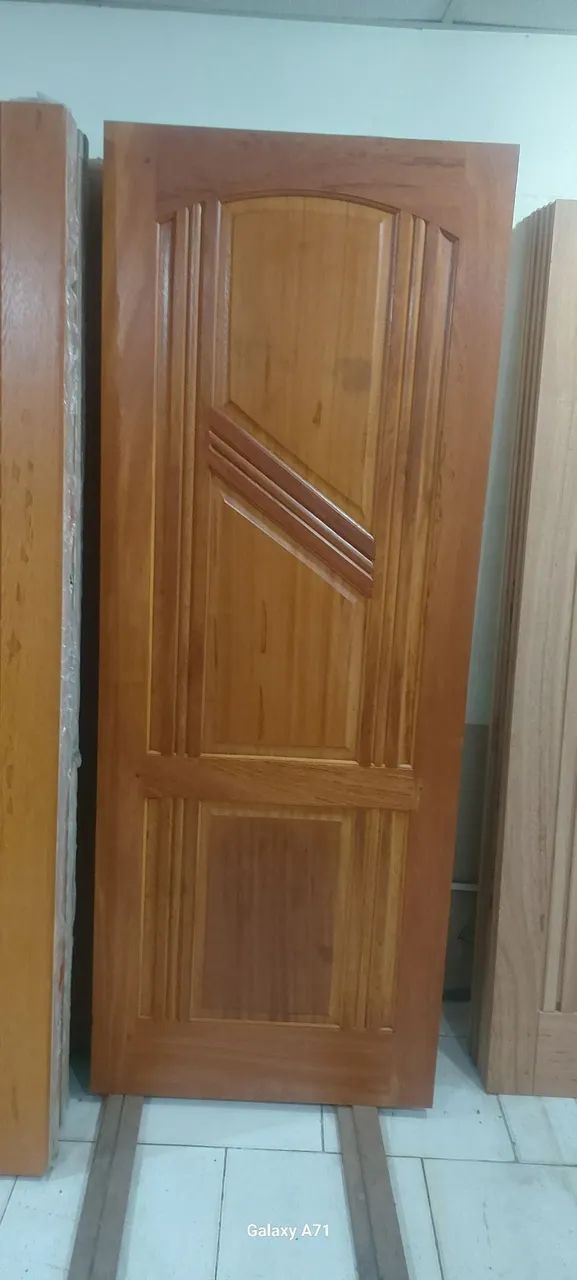 Portas de Madeira -Maciça - Elegância e Durabilidade projetada para você  - Foto 6